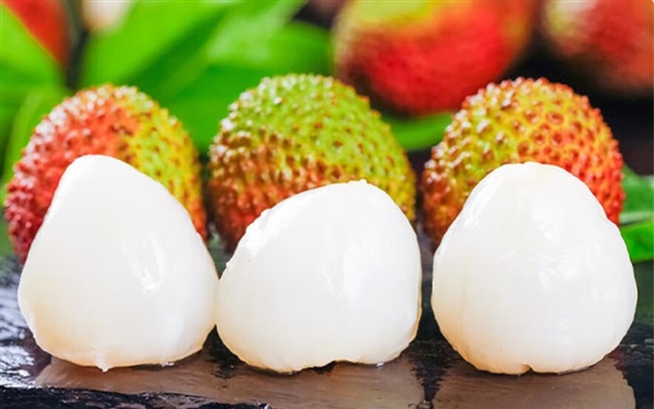 荔枝价格从7字头跌到4字头：网友直呼实现水果自由