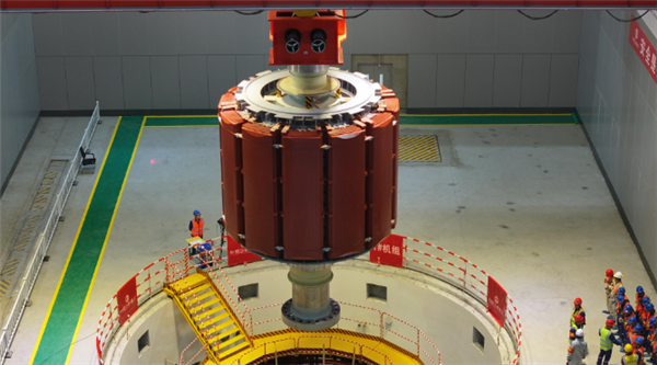 重481吨！我国单机容量最大抽水蓄能机组完成转子吊装