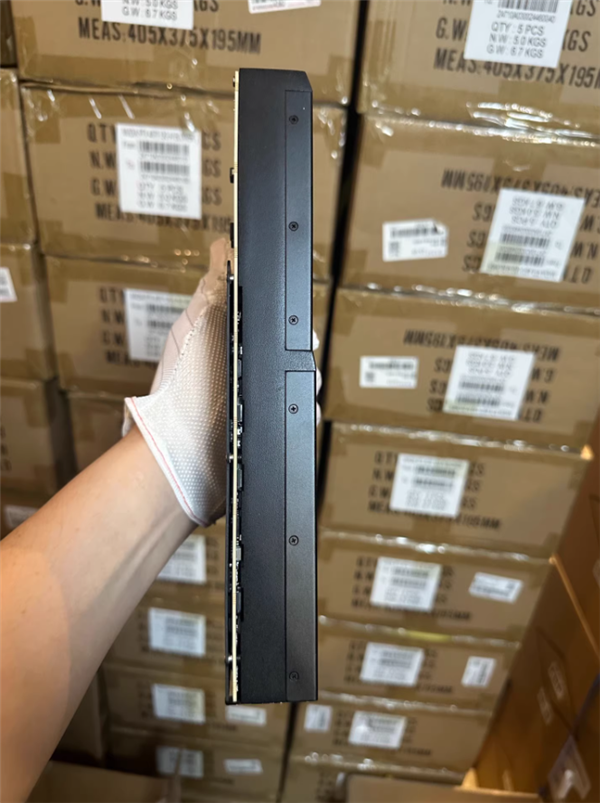 暴力涡轮风扇版RTX 5090现身国内：只要2.6万！还有3年质保