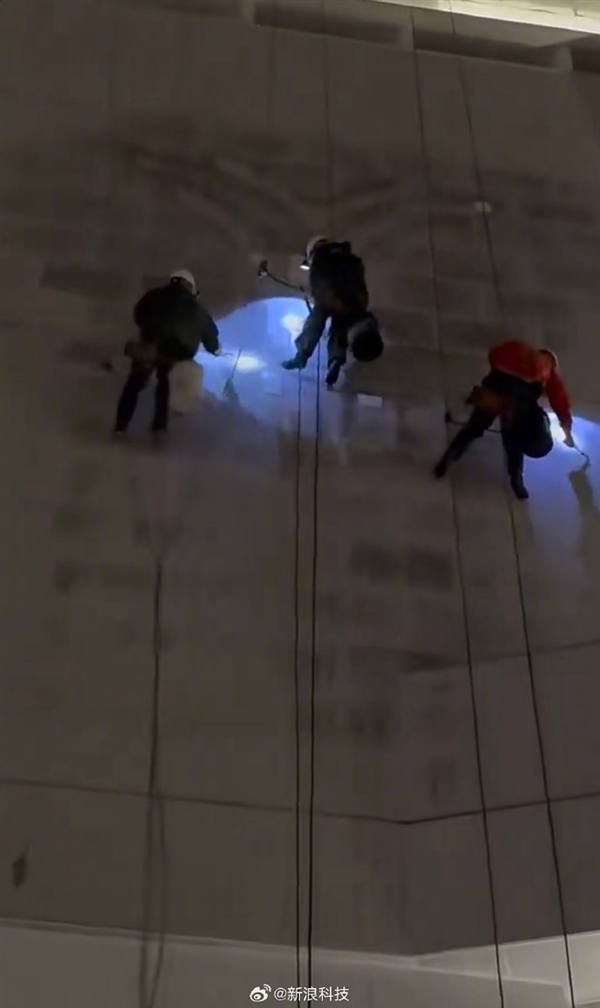 张勇曾称制作哪吒LOGO不下5亿 如今LOGO连夜悄然拆除