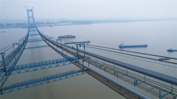 世界最大跨径四主缆悬索桥！燕矶长江大桥主缆架设完成
