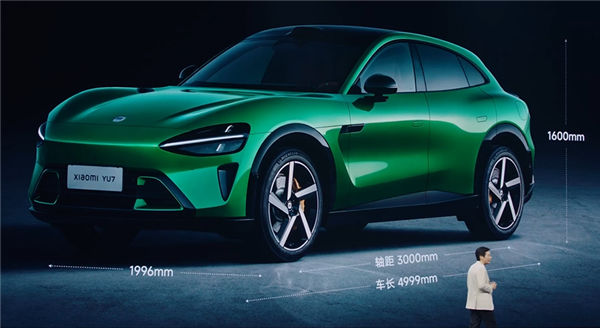 小米YU7亮相 雷军:这个价位这么好看的SUV非常非常罕见插图2 小米YU7亮相 雷军:这个价位这么好看的SUV非常非常罕见