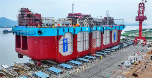 “湾区伶仃”号养殖工船成功下水：大湾区将实现“吃鱼自由”