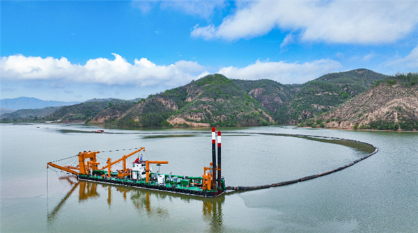 我国首艘大功率可拆装环保绞吸船投入使用：年清淤量超600万立方米