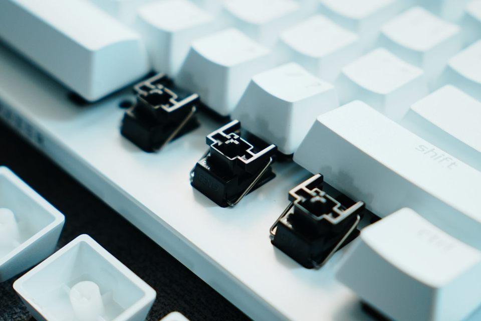 当极简主义遇上电竞基因! 雷蛇猎魂光蛛V3专业竞技版键盘开箱测评插图9