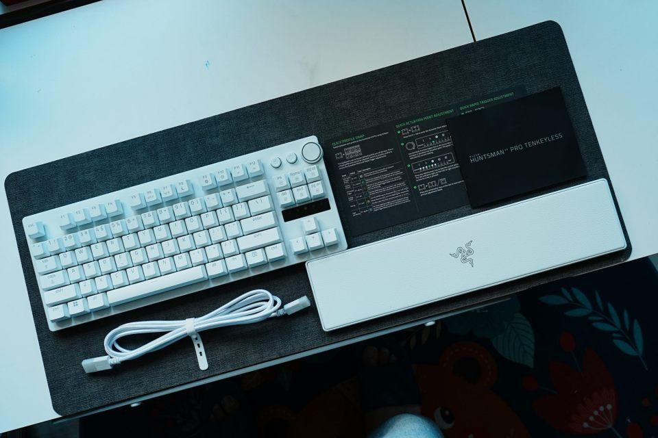 当极简主义遇上电竞基因! 雷蛇猎魂光蛛V3专业竞技版键盘开箱测评插图2