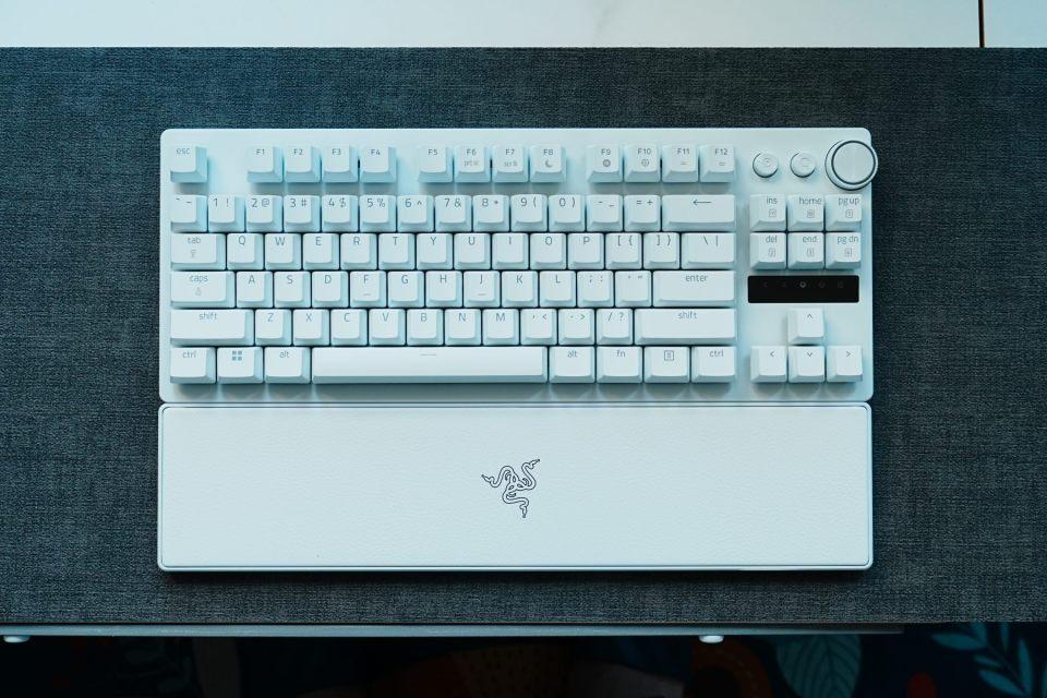 当极简主义遇上电竞基因! 雷蛇猎魂光蛛V3专业竞技版键盘开箱测评插图6