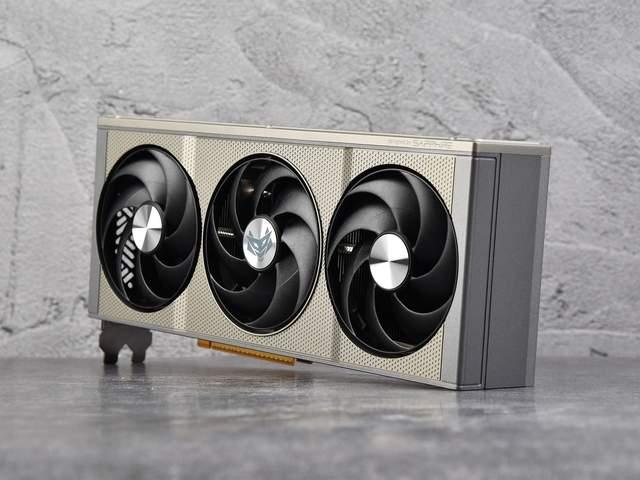 独特格栅设计! 蓝宝石RX 9060 XT 8G/16G 显卡首发测评插图3