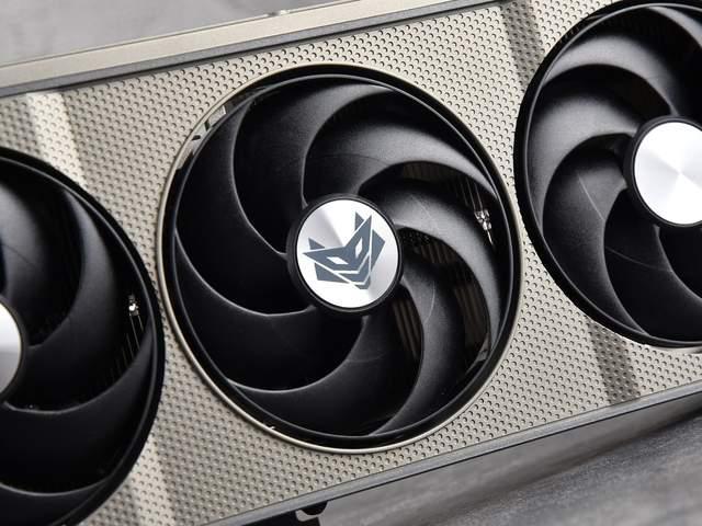 独特格栅设计! 蓝宝石RX 9060 XT 8G/16G 显卡首发测评插图4