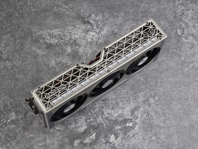 独特格栅设计! 蓝宝石RX 9060 XT 8G/16G 显卡首发测评插图8