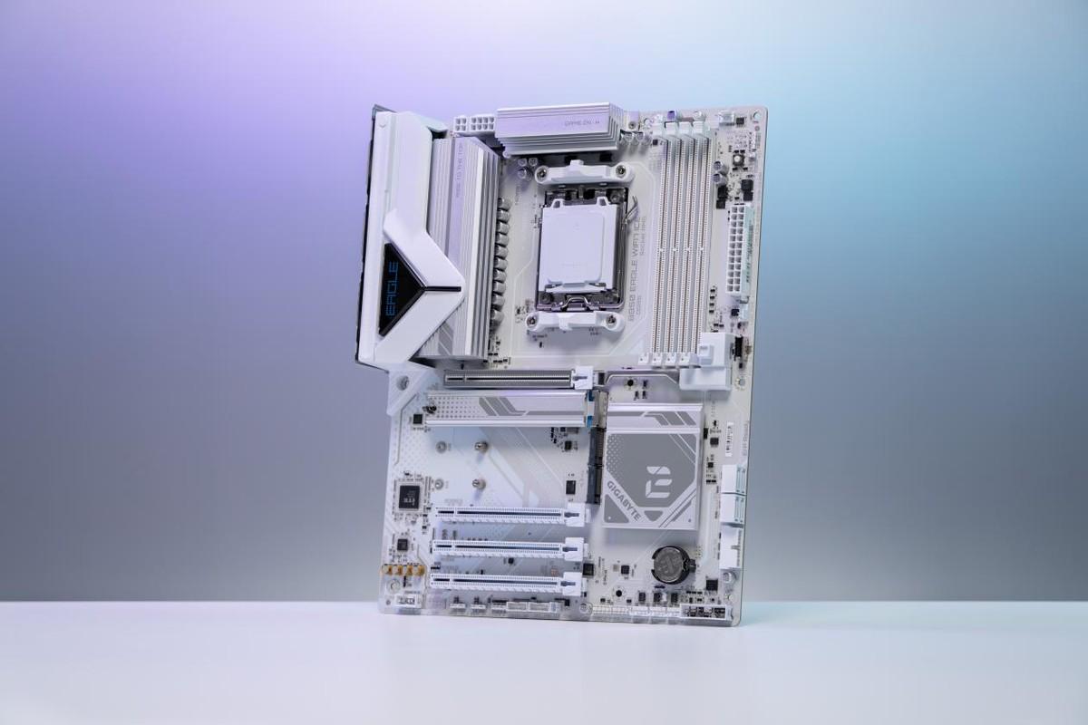 高性价比纯白ATX主板! 技嘉B850 EAGLE WIFI7 ICE主板测评插图1