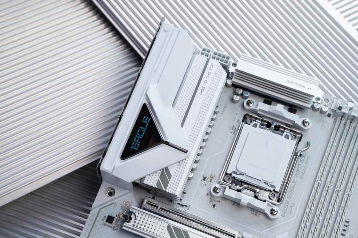 高性价比纯白ATX主板! 技嘉B850 EAGLE WIFI7 ICE主板测评插图2
