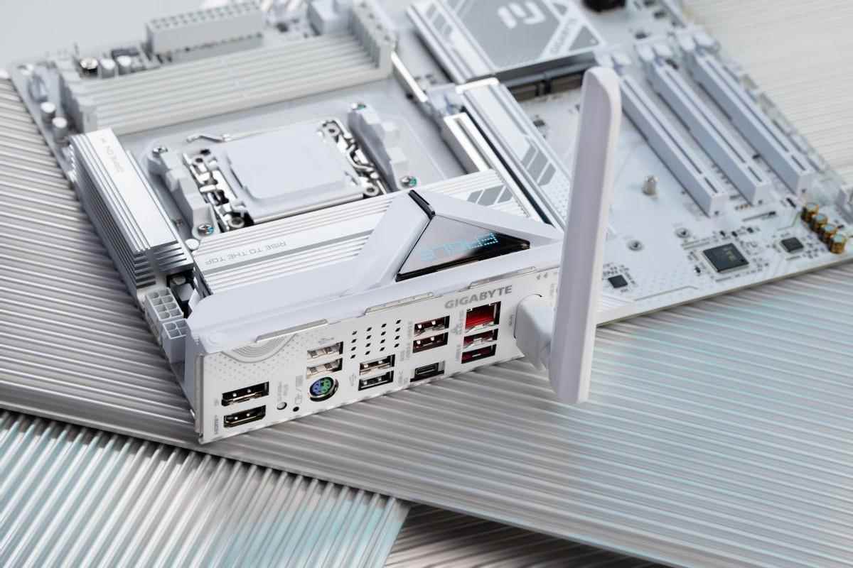 高性价比纯白ATX主板! 技嘉B850 EAGLE WIFI7 ICE主板测评插图6