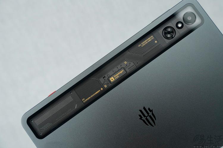 9英寸OLED屏突破小尺寸平板边界! 红魔电竞平板3 Pro评测