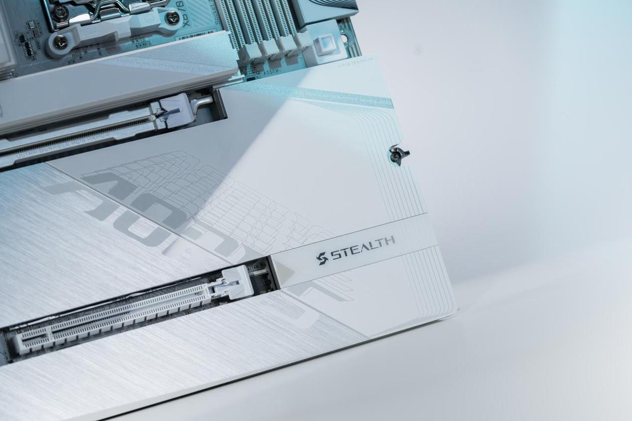AM5首款! 技嘉X870 AORUS STEALTH ICE背插冰雕功能体验测评插图8