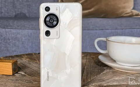 华为手机放在桌子上突然发热是怎么回事?华为手机放在桌子上突然发热什么原因