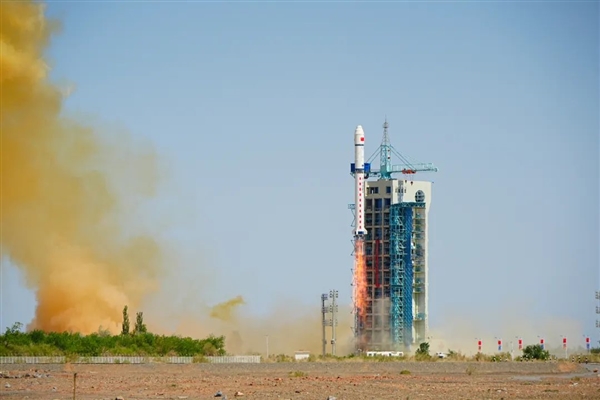 国之重器！我国第一颗地球物理场探测业务卫星“张衡一号”02星成功发射