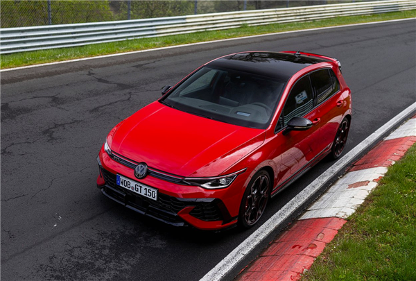 最强大众量产车7分46战纽北!高尔夫GTI 50周年特别版官图插图 最强大众量产车7分46战纽北!高尔夫GTI 50周年特别版官图