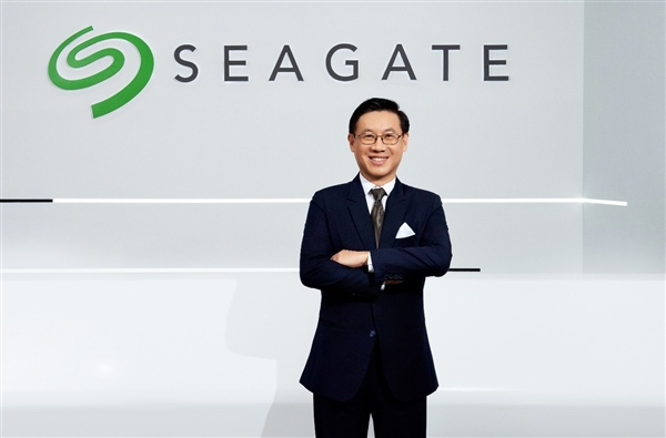 引领未来：AI时代的智能数据存储新格局