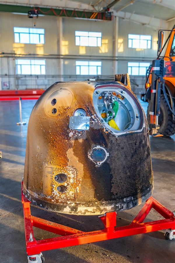 嫦娥六号回家一周年：独一无二“打水漂” 落点误差只有1.72公里