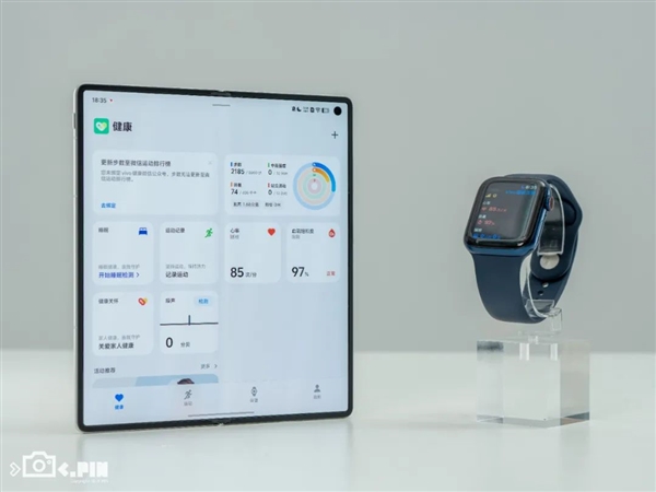 vivo刚出的这台折叠屏 我愿称它为“苹果最佳搭子”