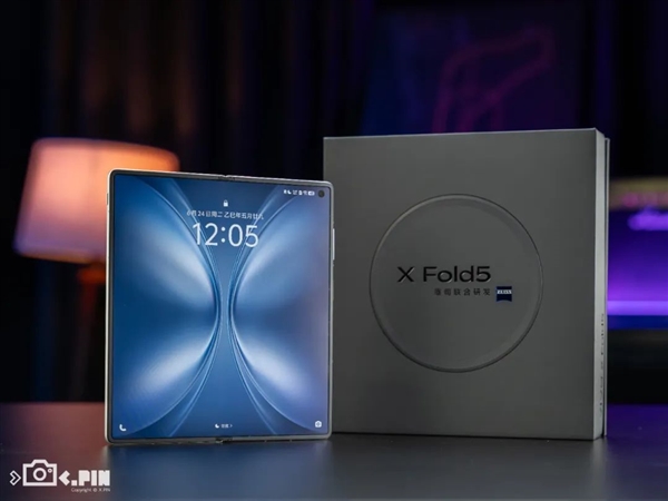 vivo刚出的这台折叠屏 我愿称它为“苹果最佳搭子”