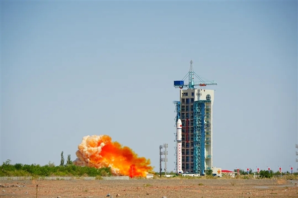 国之重器！我国第一颗地球物理场探测业务卫星“张衡一号”02星成功发射