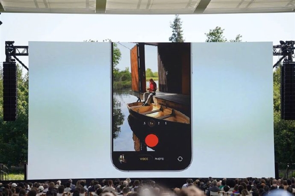 iOS 7后最大变革！苹果iOS 26发布：全局液态玻璃、AI无处不在