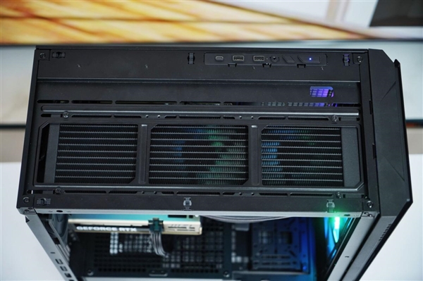 性能与颜值兼具！微星全家桶装机PC图赏