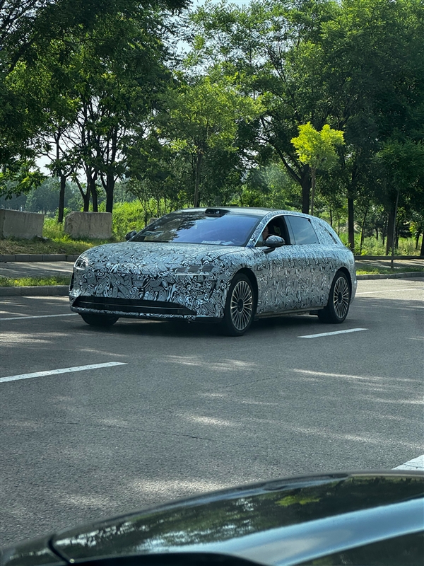 豪华行政 享界S9旅行版实车曝光：有望换掉字母车标