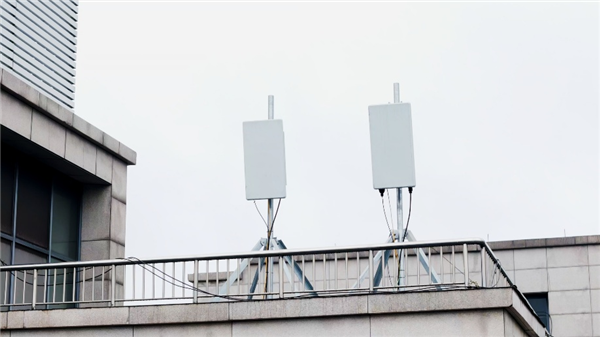 全国首创！华为完成大上行技术验证 上传峰值速率超1Gbps