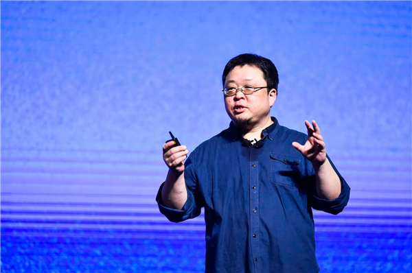 罗永浩：新AI产品3个月后见 DeepSeek创始人建议我“靠嘴吃饭”