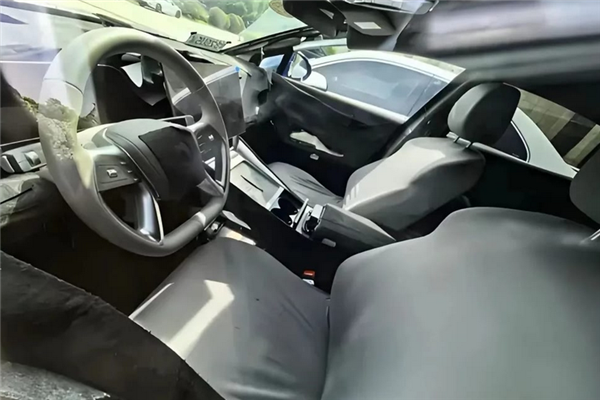 比亚迪腾势Z7内饰首次曝光！依旧家族式大屏设计