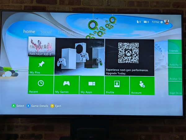 微软突然给20岁高龄的Xbox 360更新！换上新广告、顺手修了个Bug