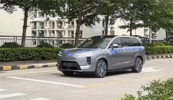 多少钱你会买！腾势N8L路试谍照曝光：车长5米2 定位大型SUV