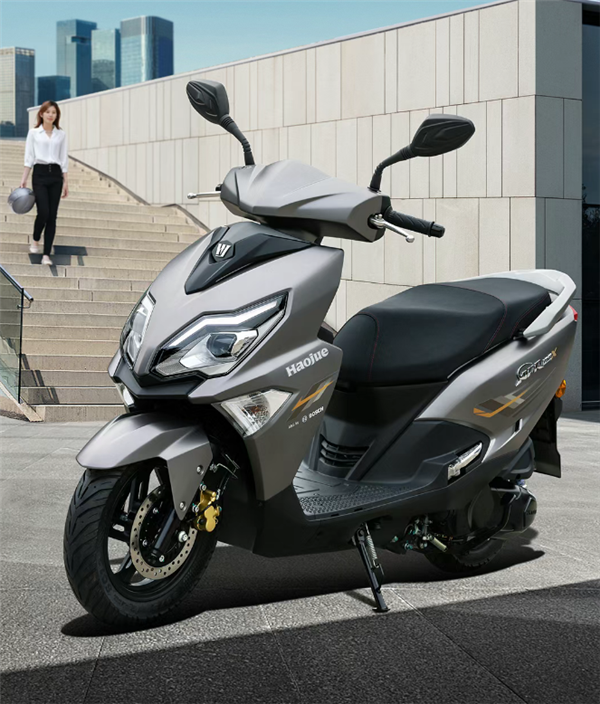 踏板摩托卷起来了 新款豪爵AFR125X上市：一口价10580元