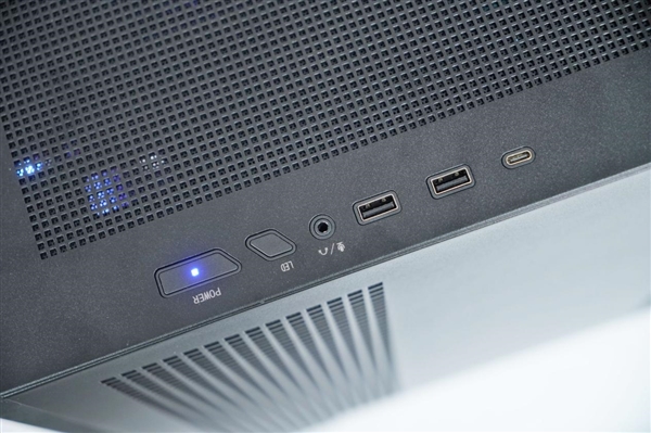 性能与颜值兼具！微星全家桶装机PC图赏