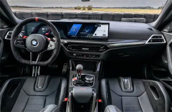 史上最强版本!全新宝马M2CS即将亮相:小小车身内含530马力插图5 史上最强版本!全新宝马M2CS即将亮相:小小车身内含530马力