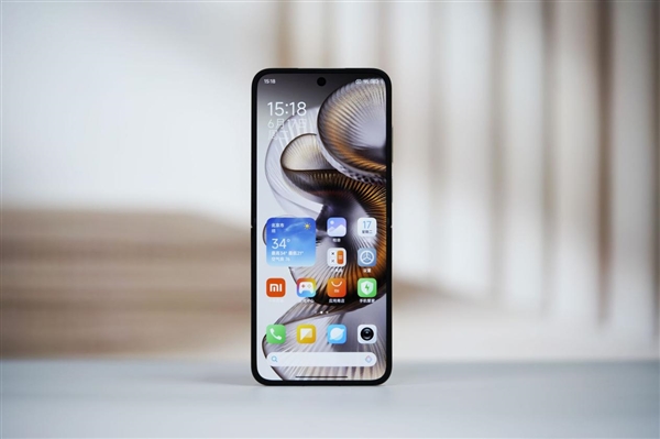 满配旗舰小折叠屏！小米MIX Flip 2图赏