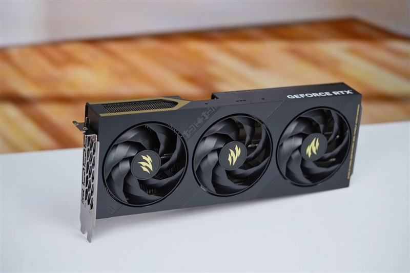 影驰RTX 5060魔刃显卡评测：SFF-Ready甜点 小型机箱也有不错的游戏性能