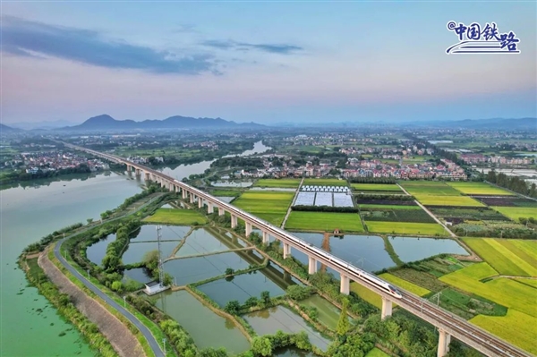 沪昆高铁杭长段成功跑出385公里时速：将常态化按350公里时速运营