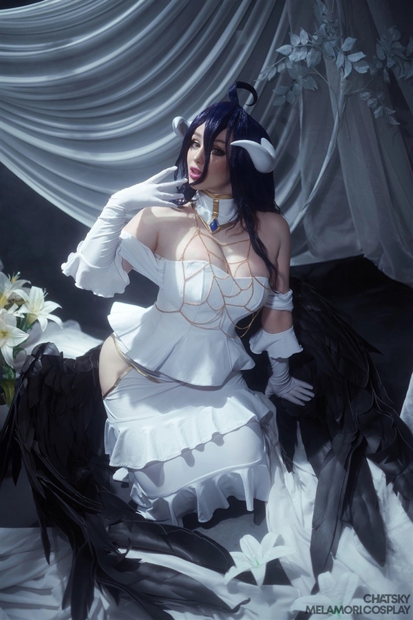 国外御姐Cos八尺夫人和寡姐美图 身材真的太顶了