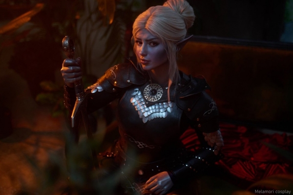 国外御姐Cos八尺夫人和寡姐美图 身材真的太顶了