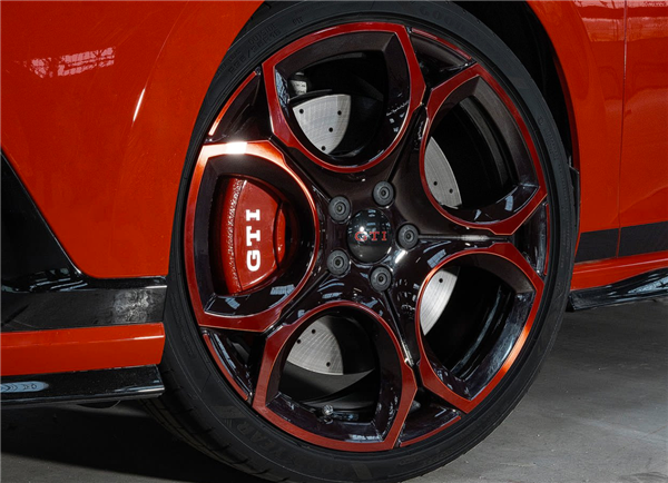 最强大众量产车7分46战纽北!高尔夫GTI 50周年特别版官图插图2 最强大众量产车7分46战纽北!高尔夫GTI 50周年特别版官图