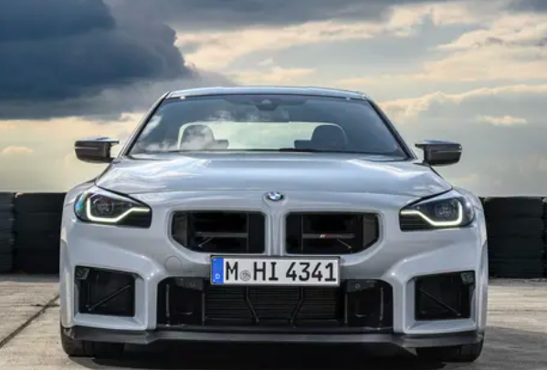 史上最强版本!全新宝马M2CS即将亮相:小小车身内含530马力插图1 史上最强版本!全新宝马M2CS即将亮相:小小车身内含530马力