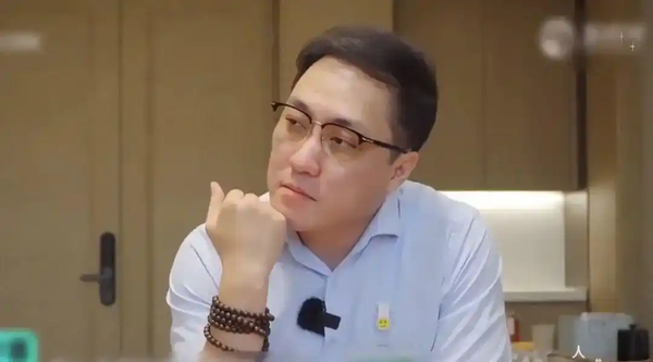 王自如AI创业 坦言“来钱快”