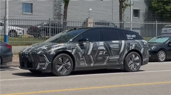 i8同款设计语言！理想i6最新谍照曝光：有望9月发布