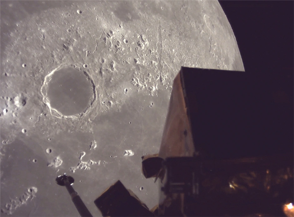 日本“坚韧”号月表着陆失败：高度计出现异常 错过减速时机