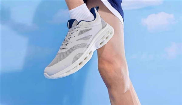 吊牌699元：骆驼空气能运动鞋107元起1.5折官方发车