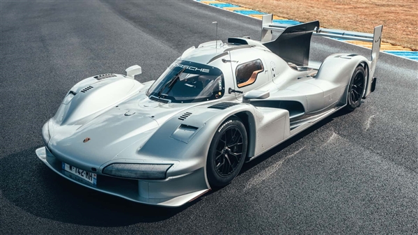 世界唯一一辆！保时捷发布可合法上路的勒芒赛车
